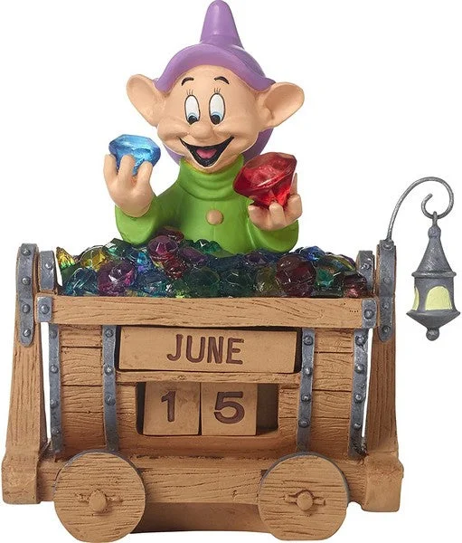 Precious Moments Dopey's Brilliance  Perpetual Calendar Disney Showcase Snow White & Seven Dwarves